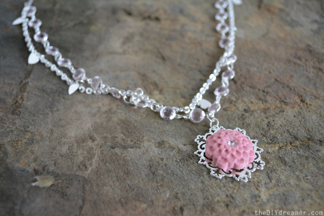 How to create a clay necklace