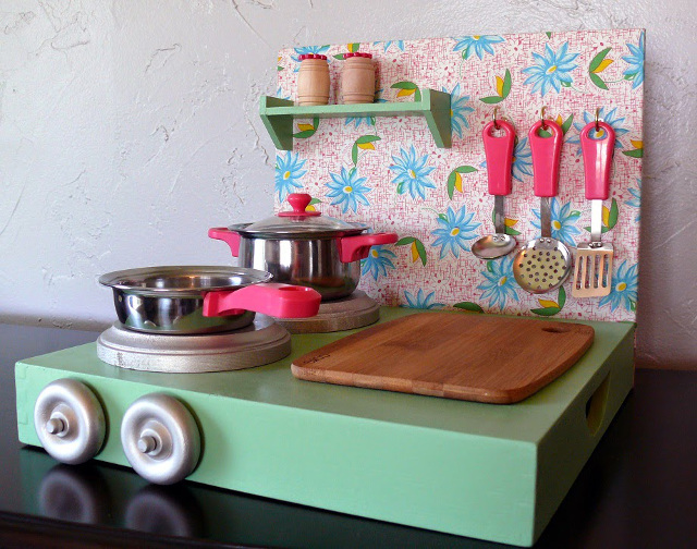 DIY Play Kitchen and Food