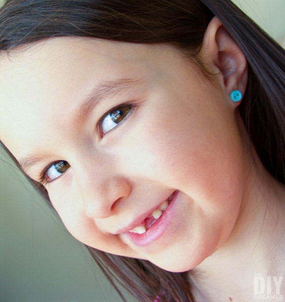 DIY Button Earrings. These earrings are cute as a button and so easy to make!