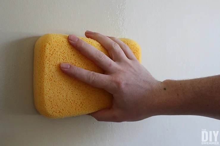 How to clean walls before applying paint