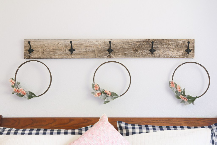 How to make an embroidery hoop wreath