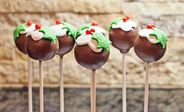 Holly Jolly Christmas Cake Pops