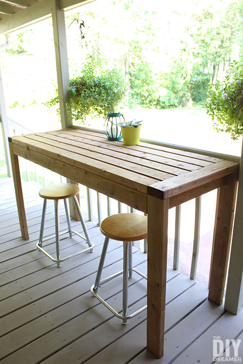 Comment construire une table d'extérieur avec 2x4s.