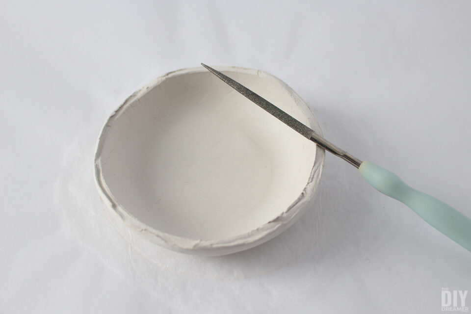 How to make a Clay Bowl - DIY Air Dry Clay Bowls - The DIY Dreamer